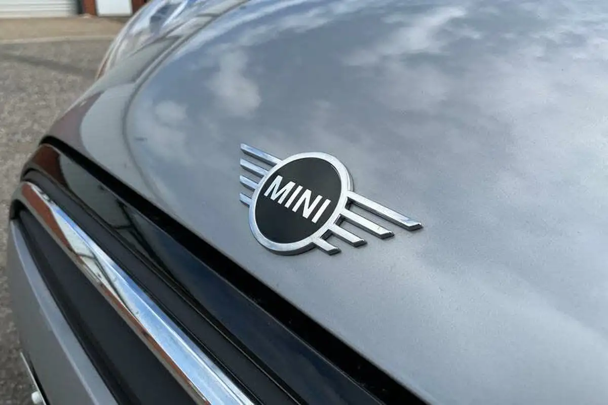 2024-mini-cooper-15-cooper-classic-premium-auto-hatchback-5d-auto-big-29