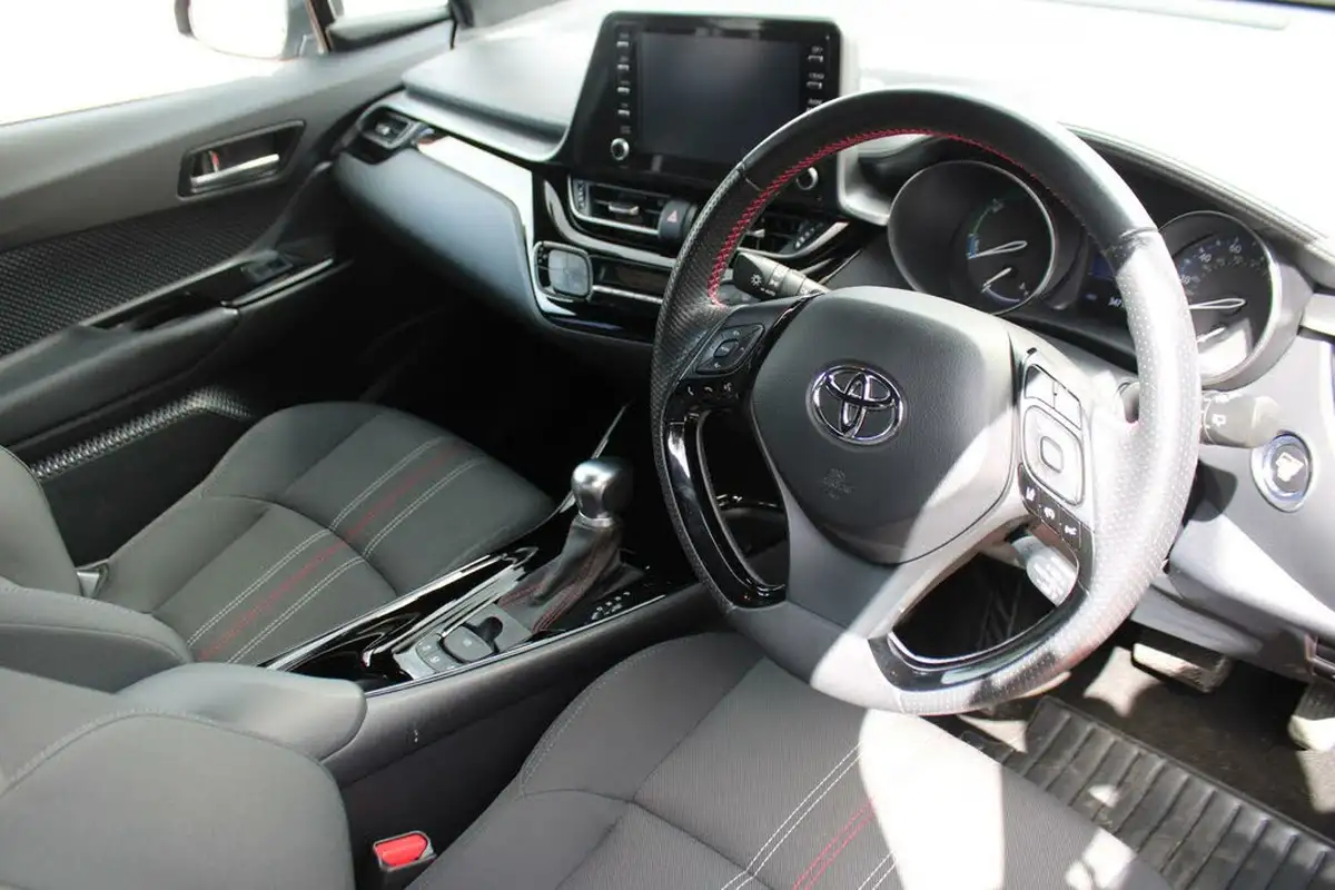 2021-toyota-c-hr-20-vvt-i-gr-sport-big-14