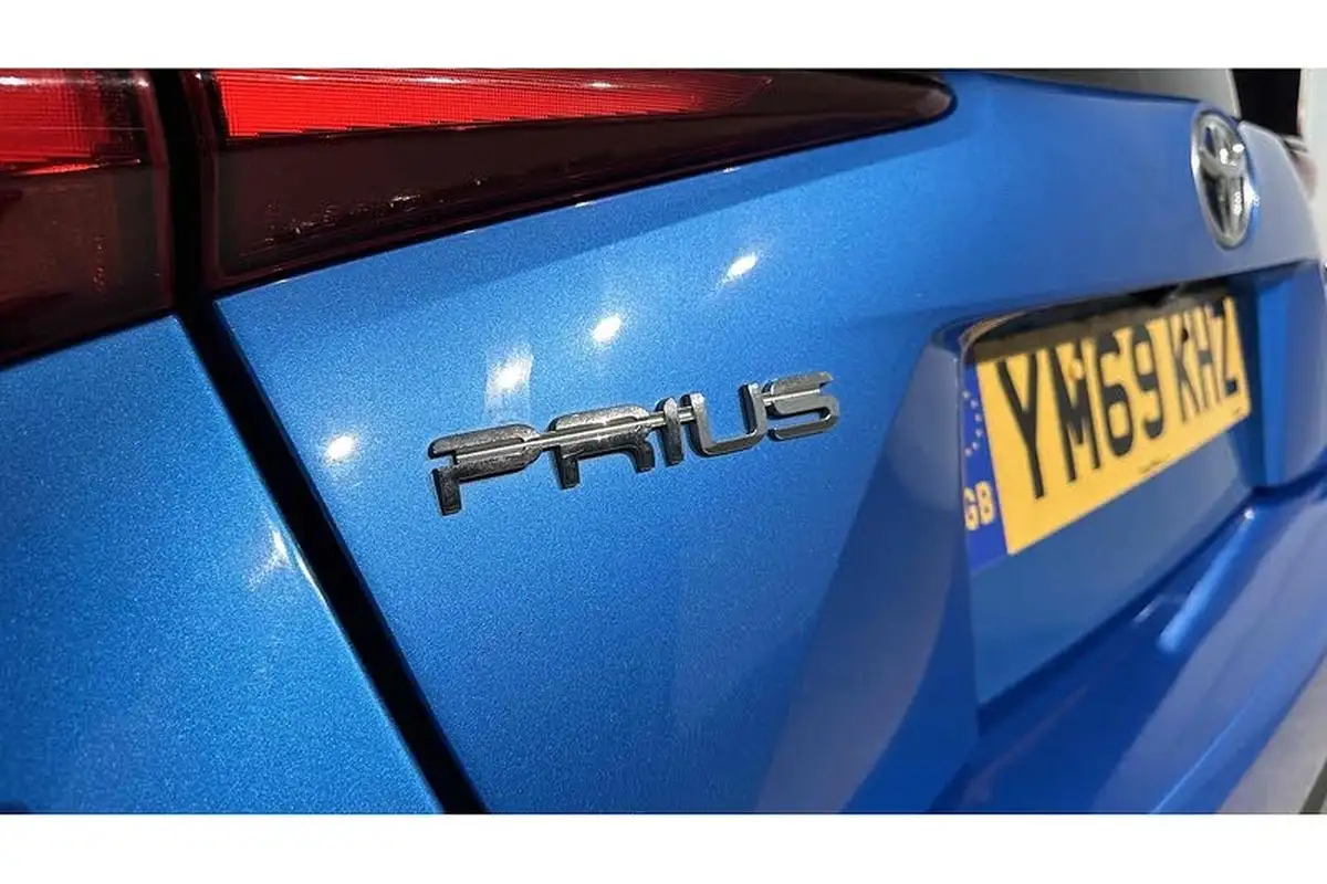 2020-toyota-prius-18-vvt-i-excel-cvt-big-12