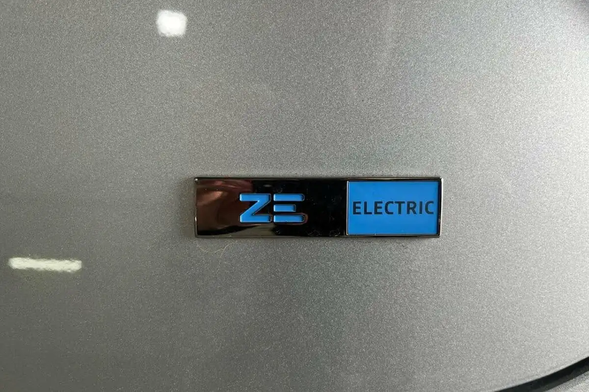 2022-renault-zoe-e-gt-big-19