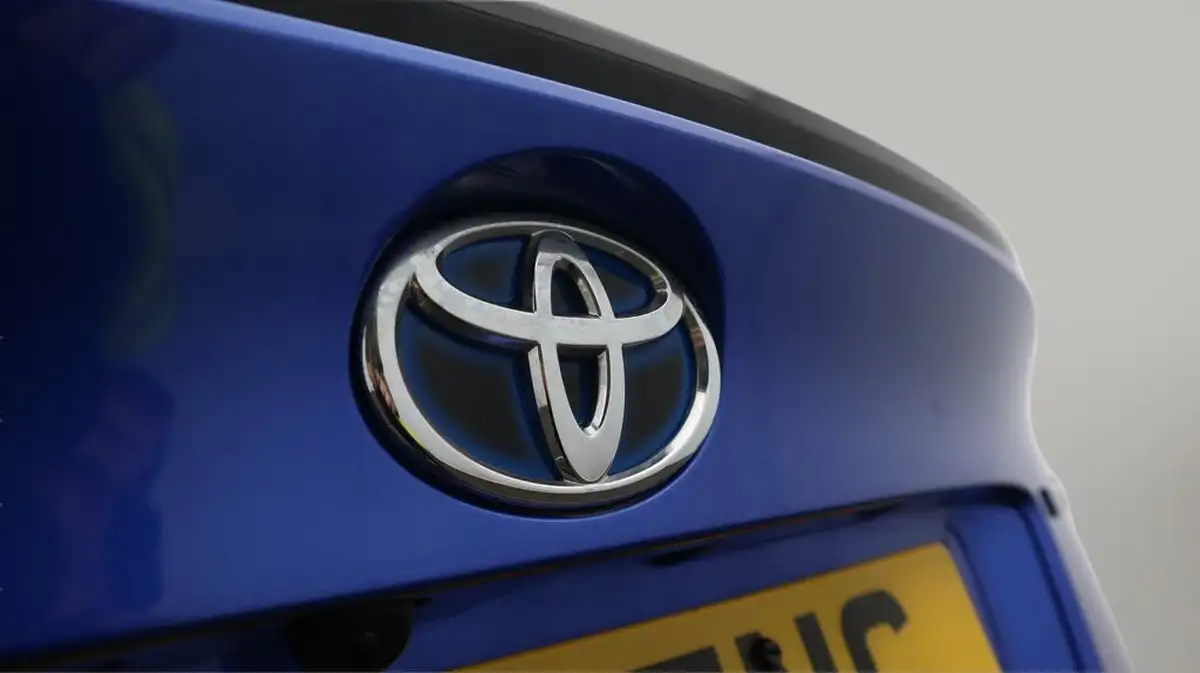 2021-toyota-c-hr-18-vvt-i-design-big-23