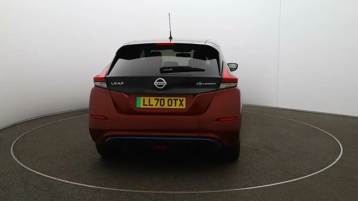 2020-nissan-leaf-e-tekna-big-55