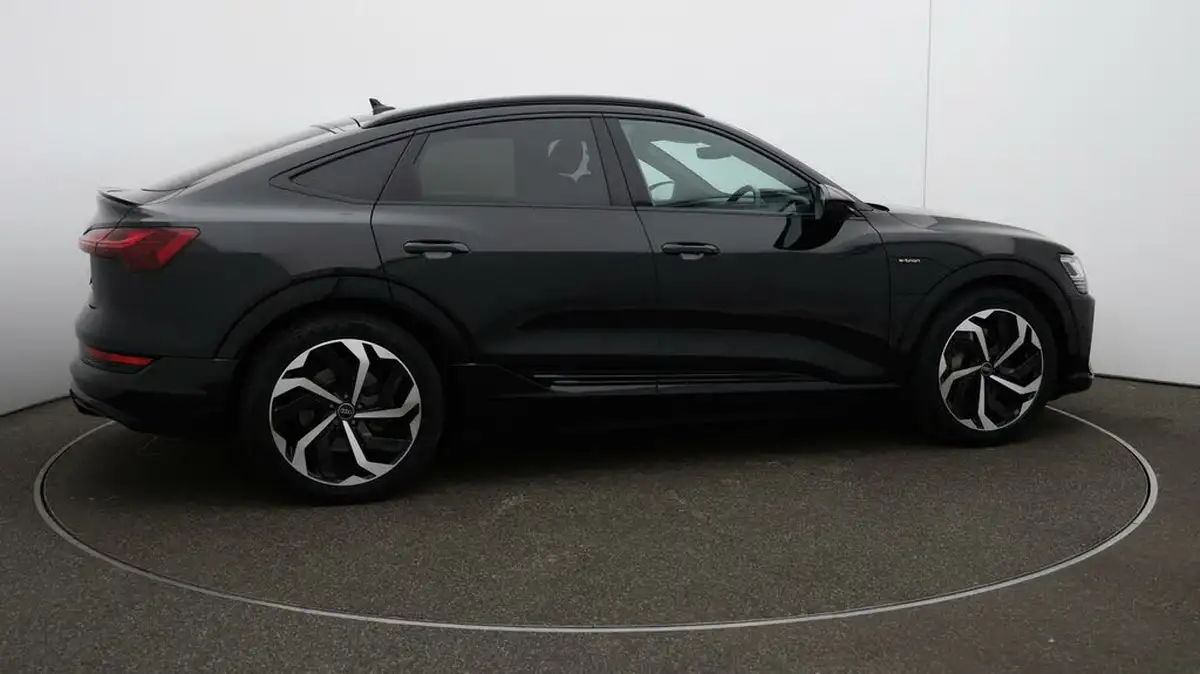 2022-audi-e-tron-55e-black-edition-sportback-big-45