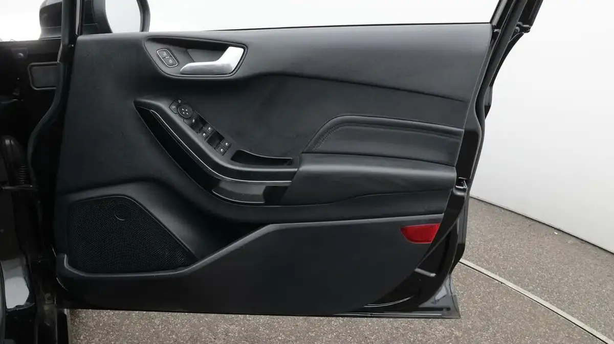 2023-ford-fiesta-10t-st-line-x-100ps-big-22
