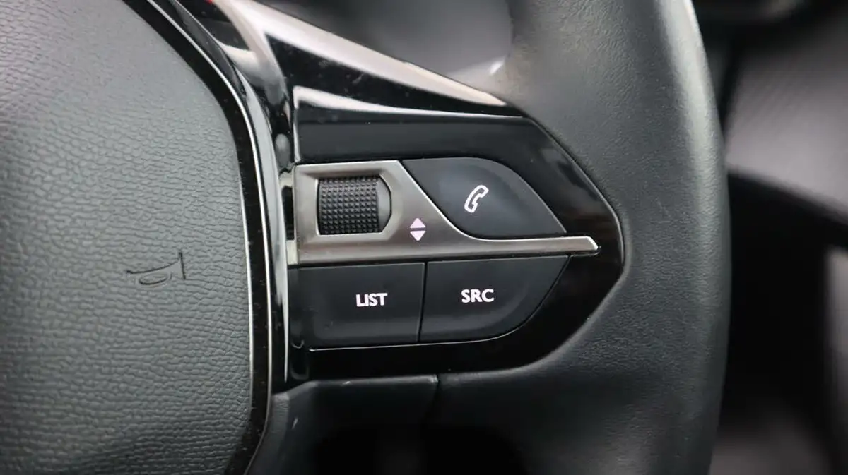 2022-peugeot-2008-suv-e-allure-premium-big-21