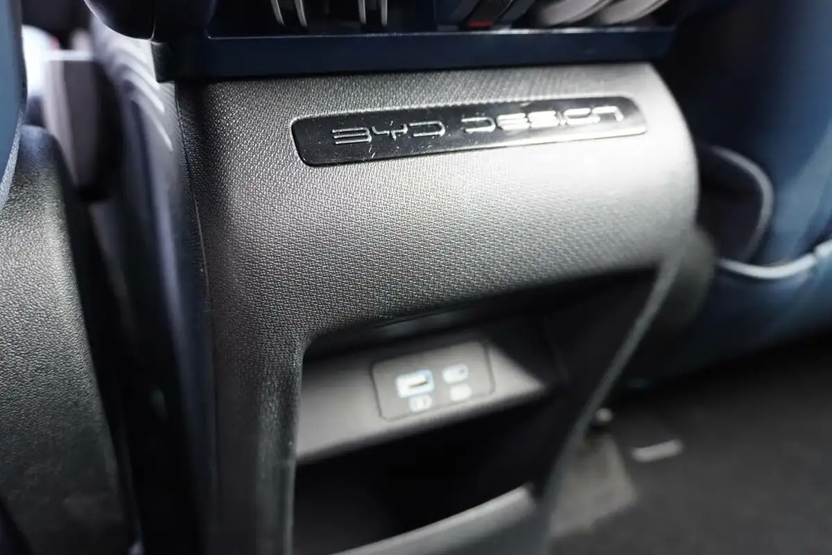 2024-byd-atto-3-e-comfort-big-30
