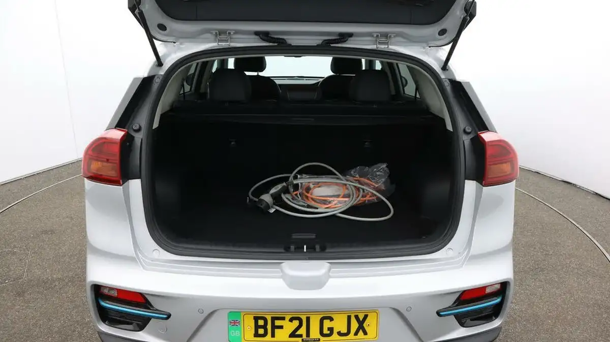 2021-kia-e-niro-ev-3-big-17
