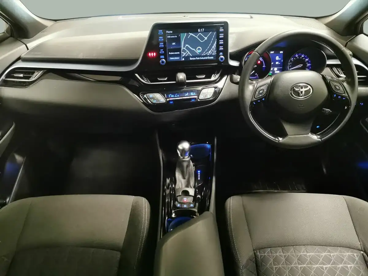 2022-toyota-c-hr-18-vvt-i-design-big-8
