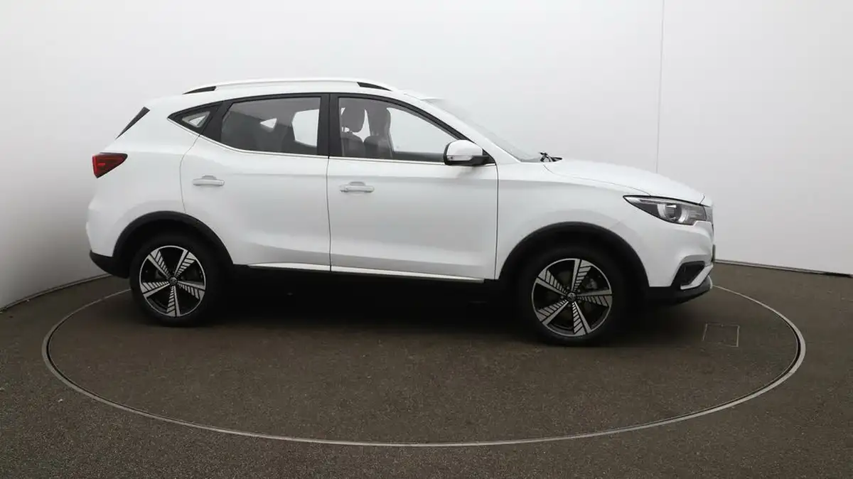 2020-mg-zs-suv-e-exclusive-ev-big-40