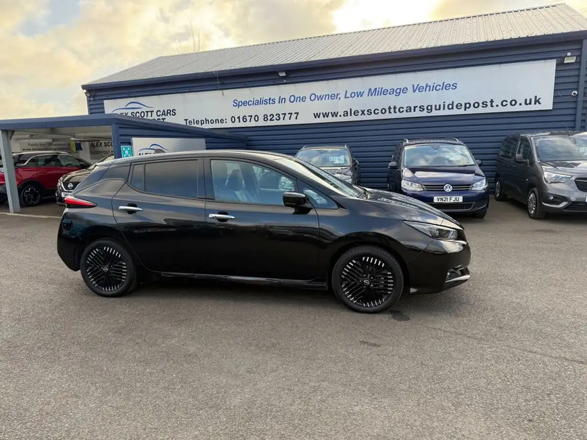 2023-nissan-leaf-e-tekna-39kwh-big-8