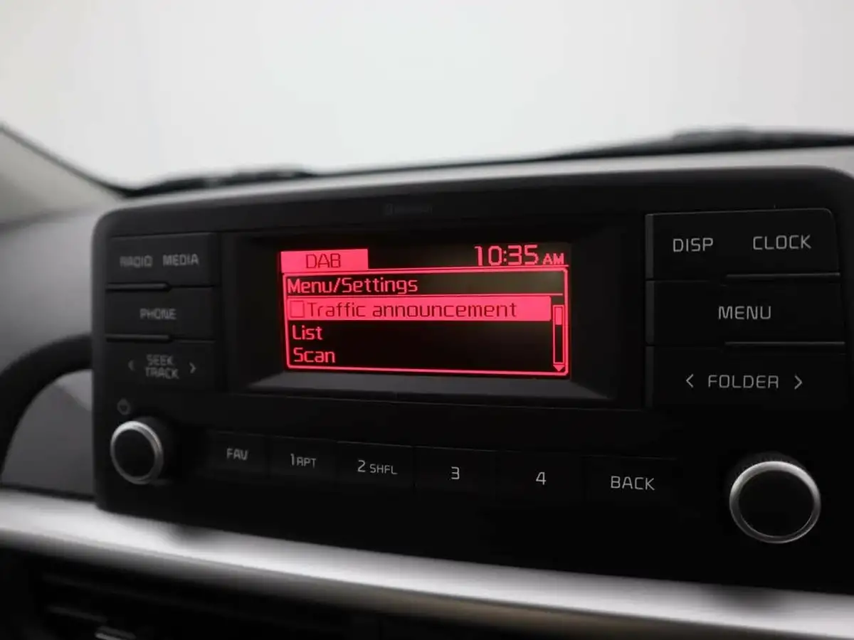 2021-kia-picanto-10-2-big-15