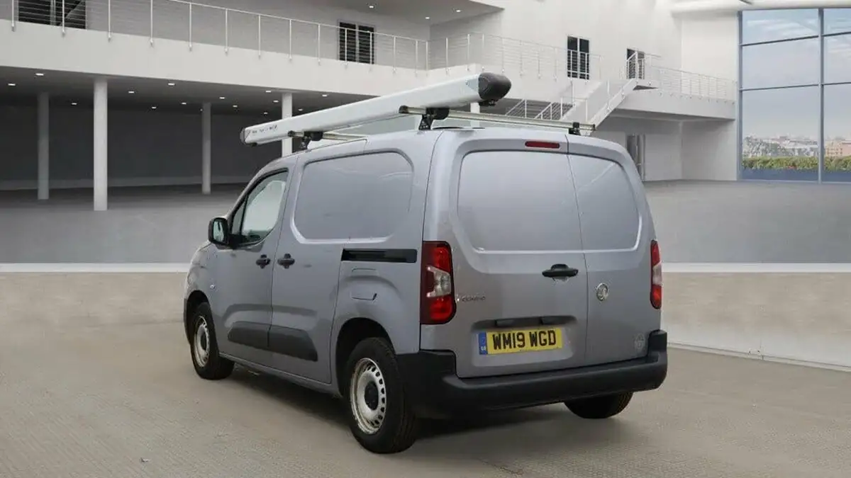 2019-vauxhall-combo-16cdti-edition-2000-100pseu6-big-4