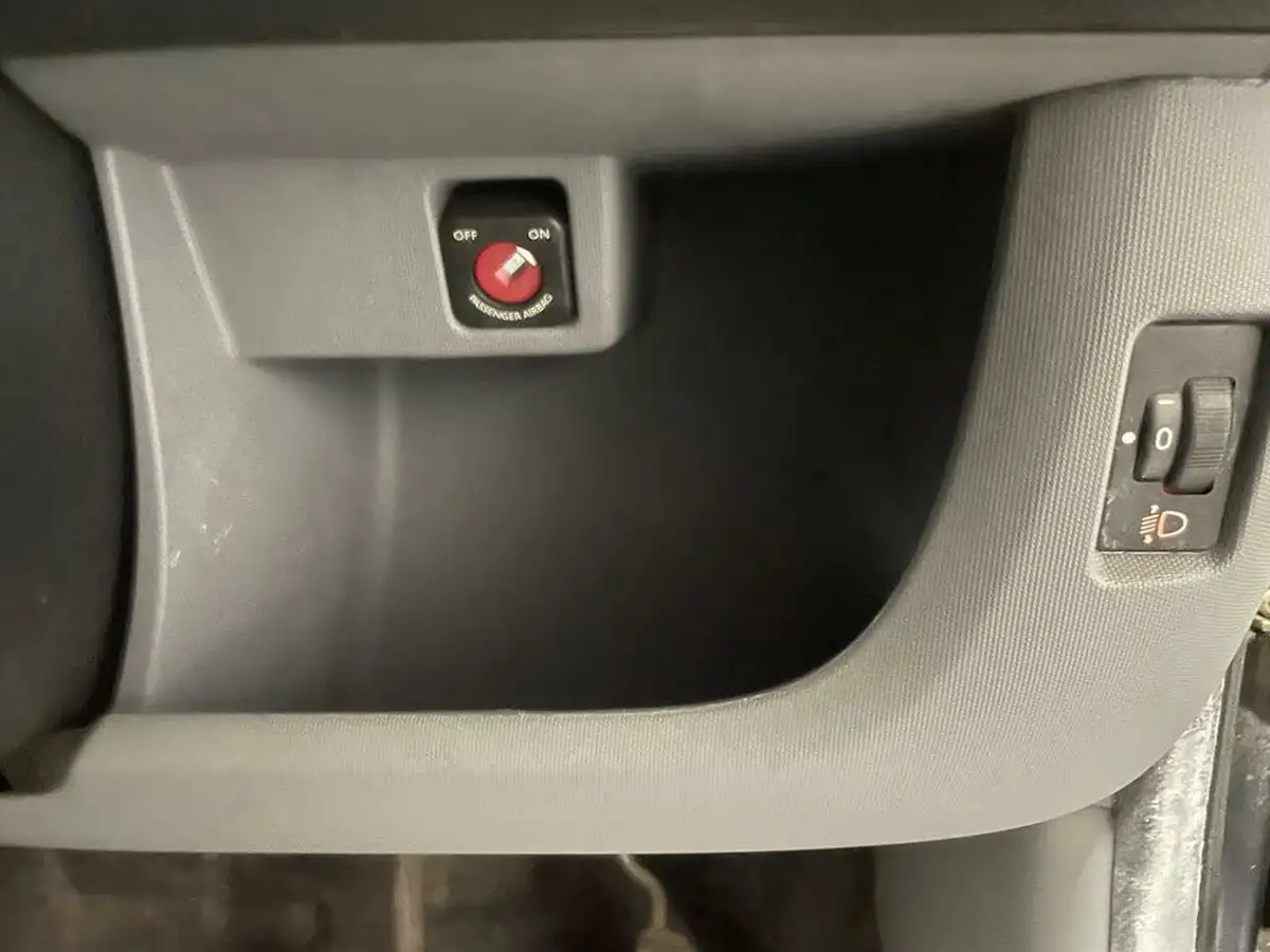 2010-toyota-aygo-10-aygo-black-ac-5d-big-21