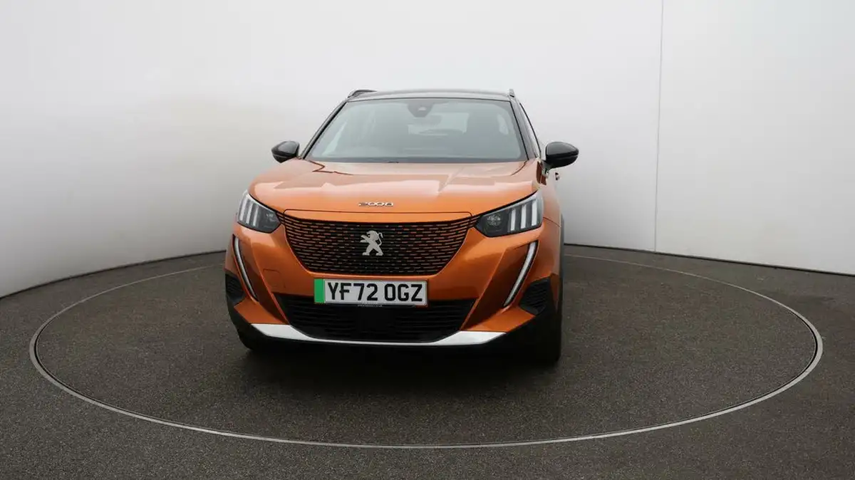 2022-peugeot-2008-suv-e-gt-premium-big-33