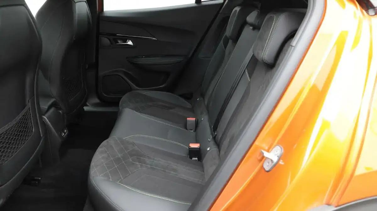 2022-peugeot-2008-suv-e-gt-premium-big-16