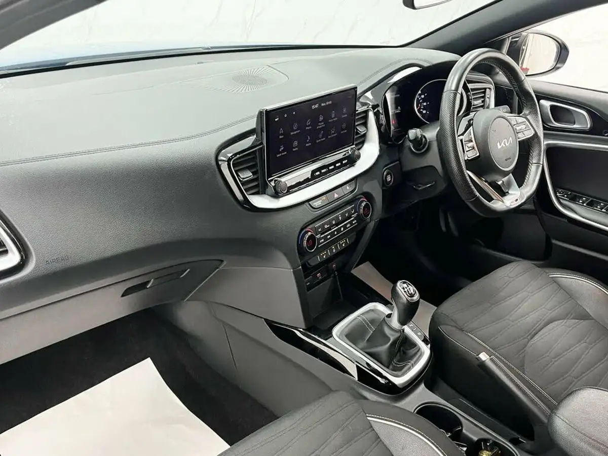 2022-kia-ceed-15-t-gdi-gt-line-big-18