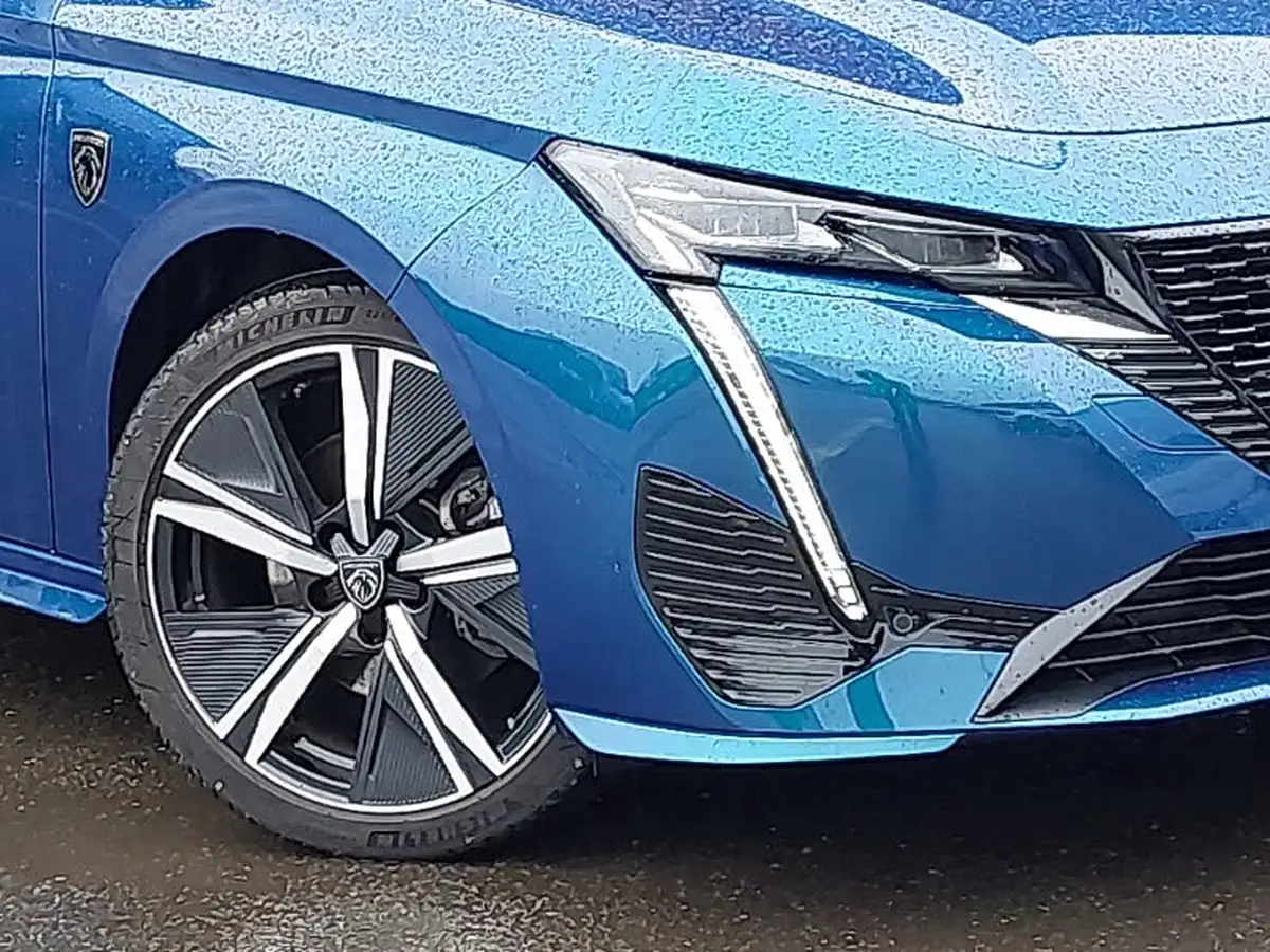 2024-peugeot-308-15-bluehdi-gt-big-8