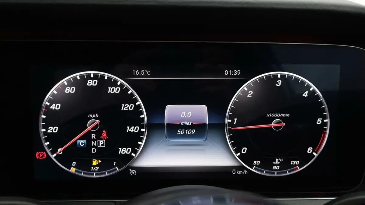 2019-mercedes-benz-e-class-20d-e220d-amg-line-night-edition-premium-saloon-4d-big-10