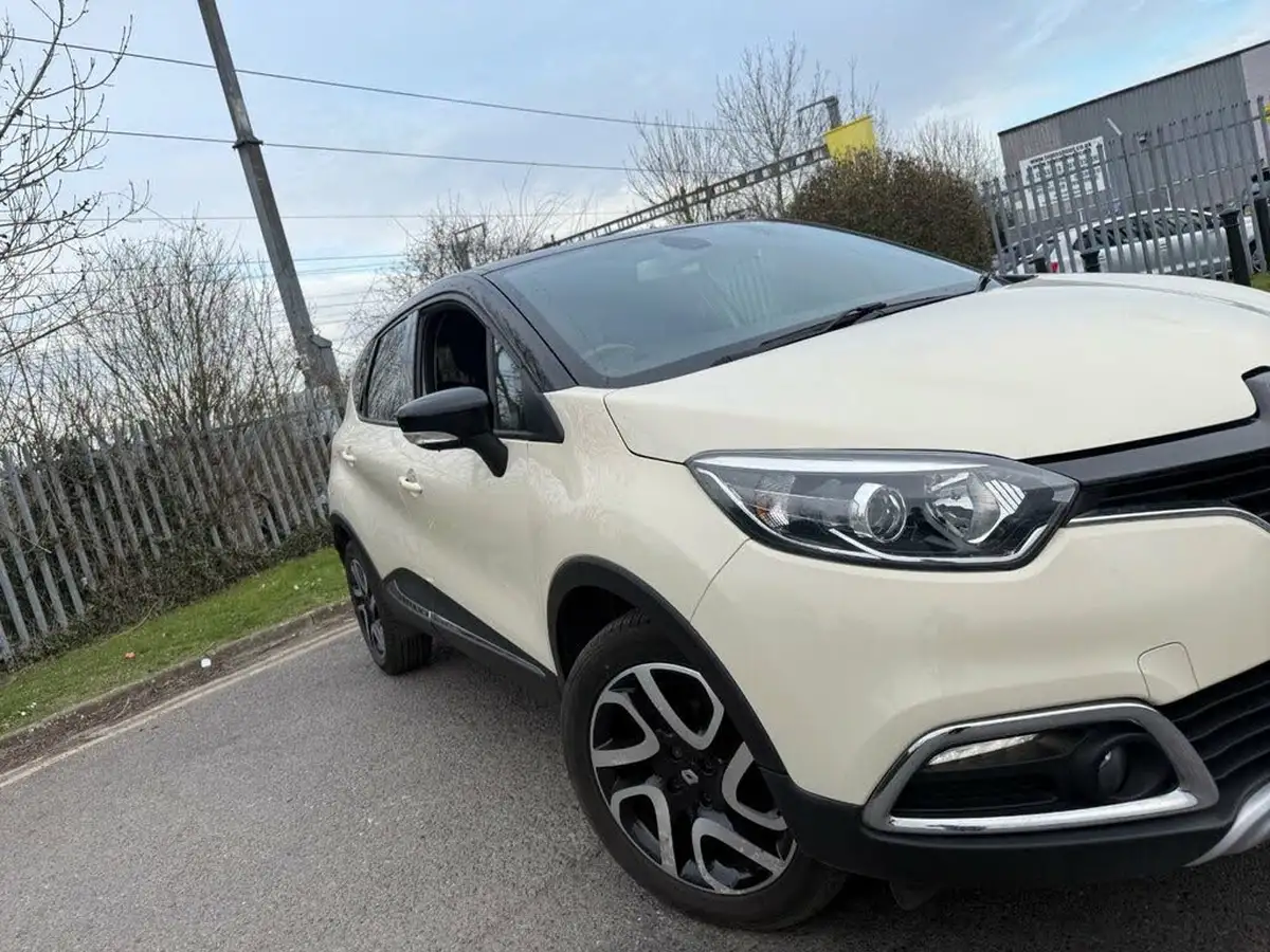 2016-renault-captur-09-signature-nav-big-4