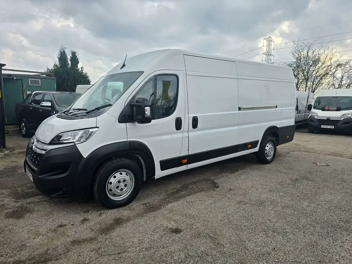2022-citroen-relay-22bluehdi-35-l4h2-heavy-enterprise-big-11