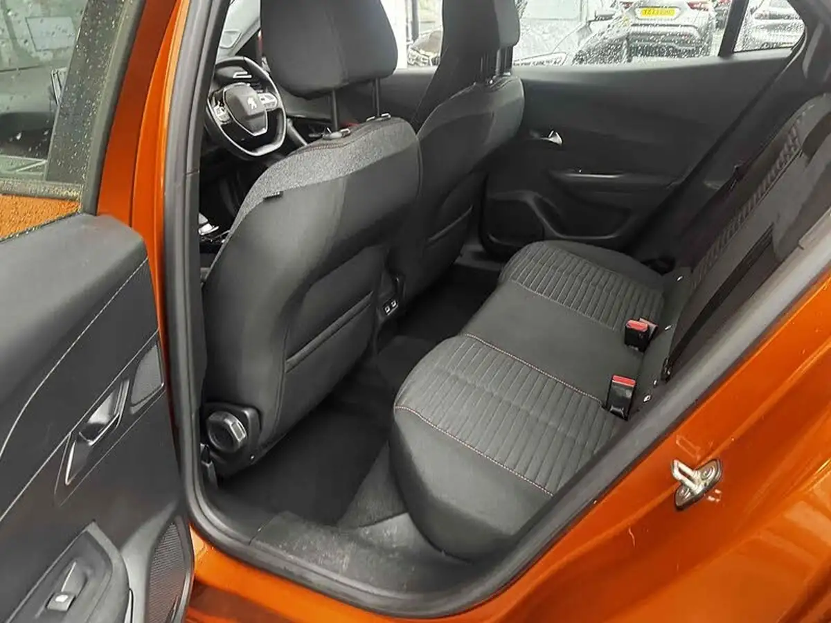 2021-peugeot-2008-suv-e-active-big-29