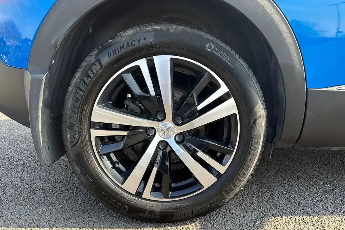 2021-peugeot-3008-suv-12-puretech-gt-big-10