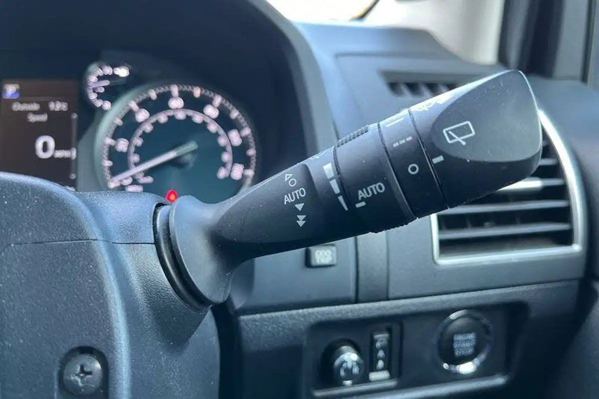 2019-toyota-land-cruiser-28d-4d-icon-7st-big-14