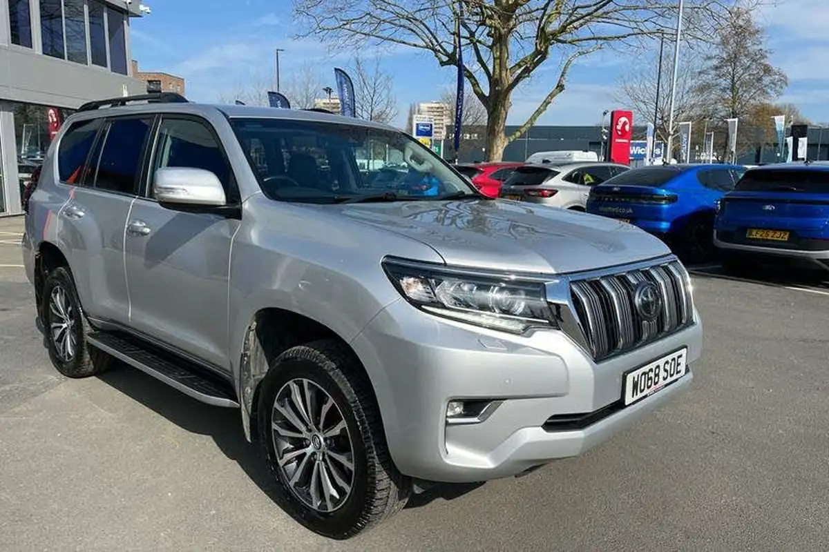 2019-toyota-land-cruiser-28d-4d-icon-7st-big-38