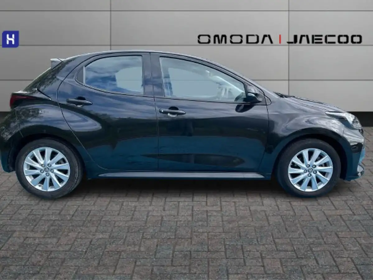 2022-toyota-yaris-15-vvt-i-icon-big-5