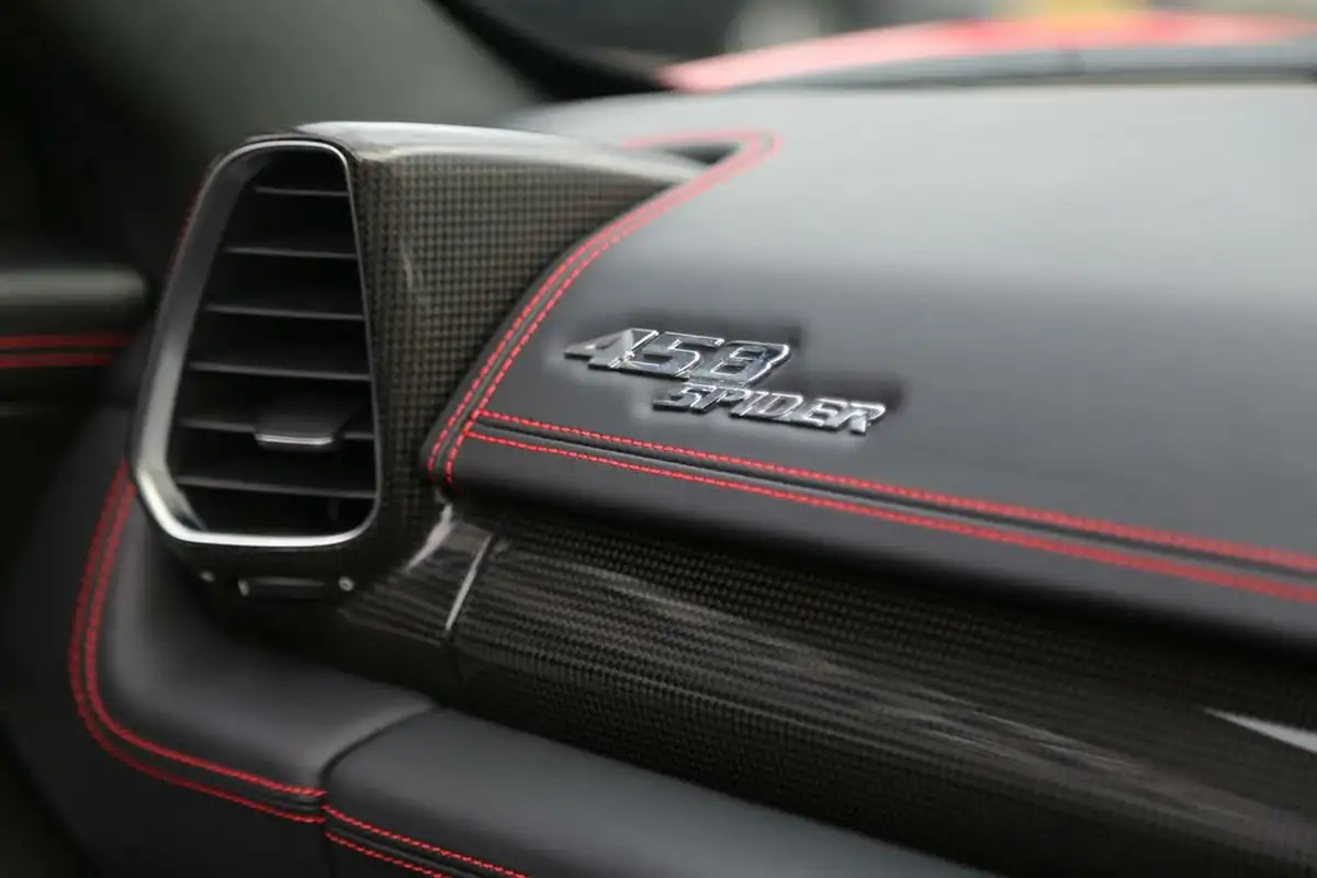 2015-ferrari-458-45-italia-big-22