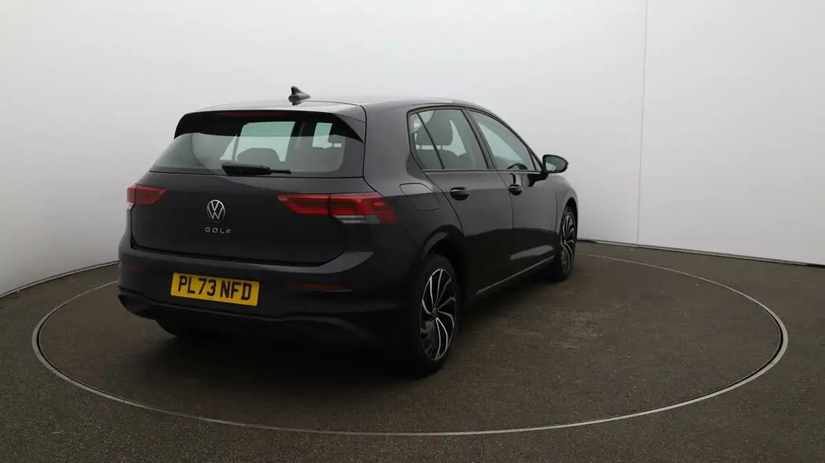 2024-volkswagen-golf-10-tsi-life-hatchback-big-46