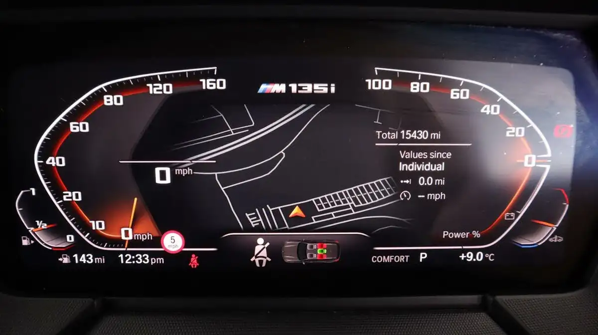 2021-bmw-1-series-20-m135i-xdrive-big-10
