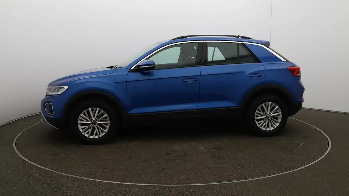 2023-volkswagen-t-roc-10-tsi-life-big-4