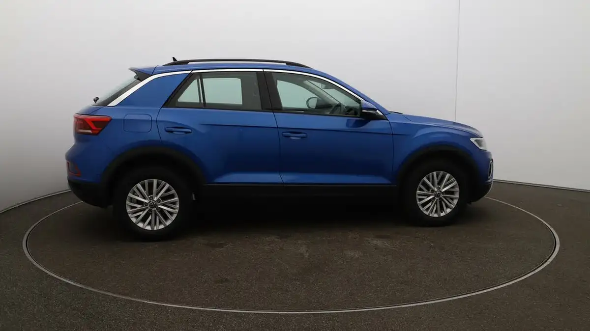 2023-volkswagen-t-roc-10-tsi-life-big-8