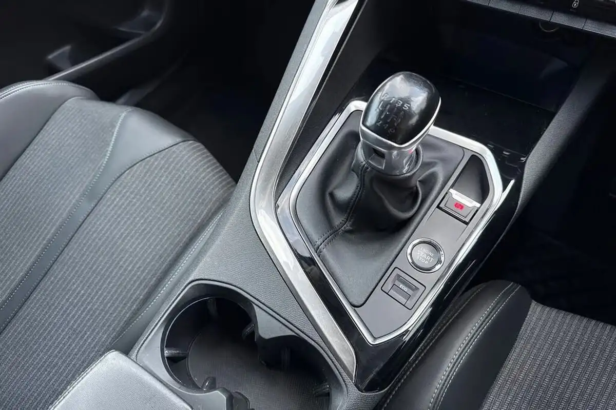 2021-peugeot-3008-suv-12-puretech-allure-premium-big-22