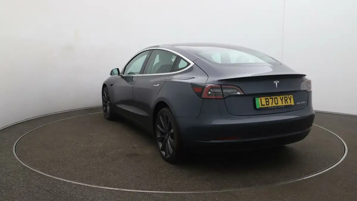 2020-tesla-model-3-e-performance-big-52
