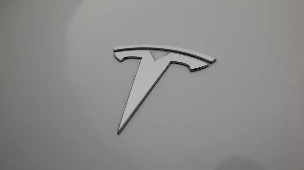 2022-tesla-model-y-e-long-range-big-20