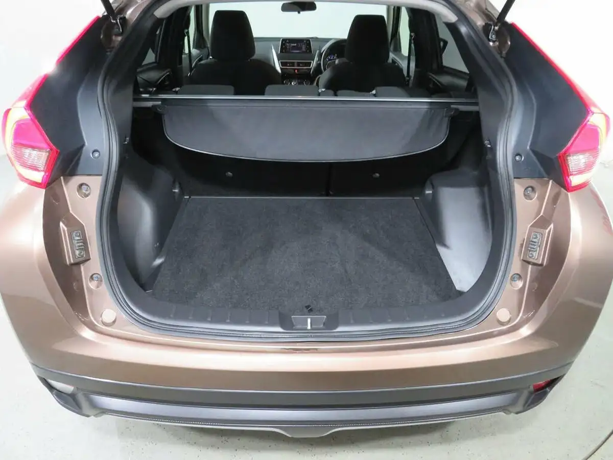 2018-mitsubishi-eclipse-cross-15-2-big-11