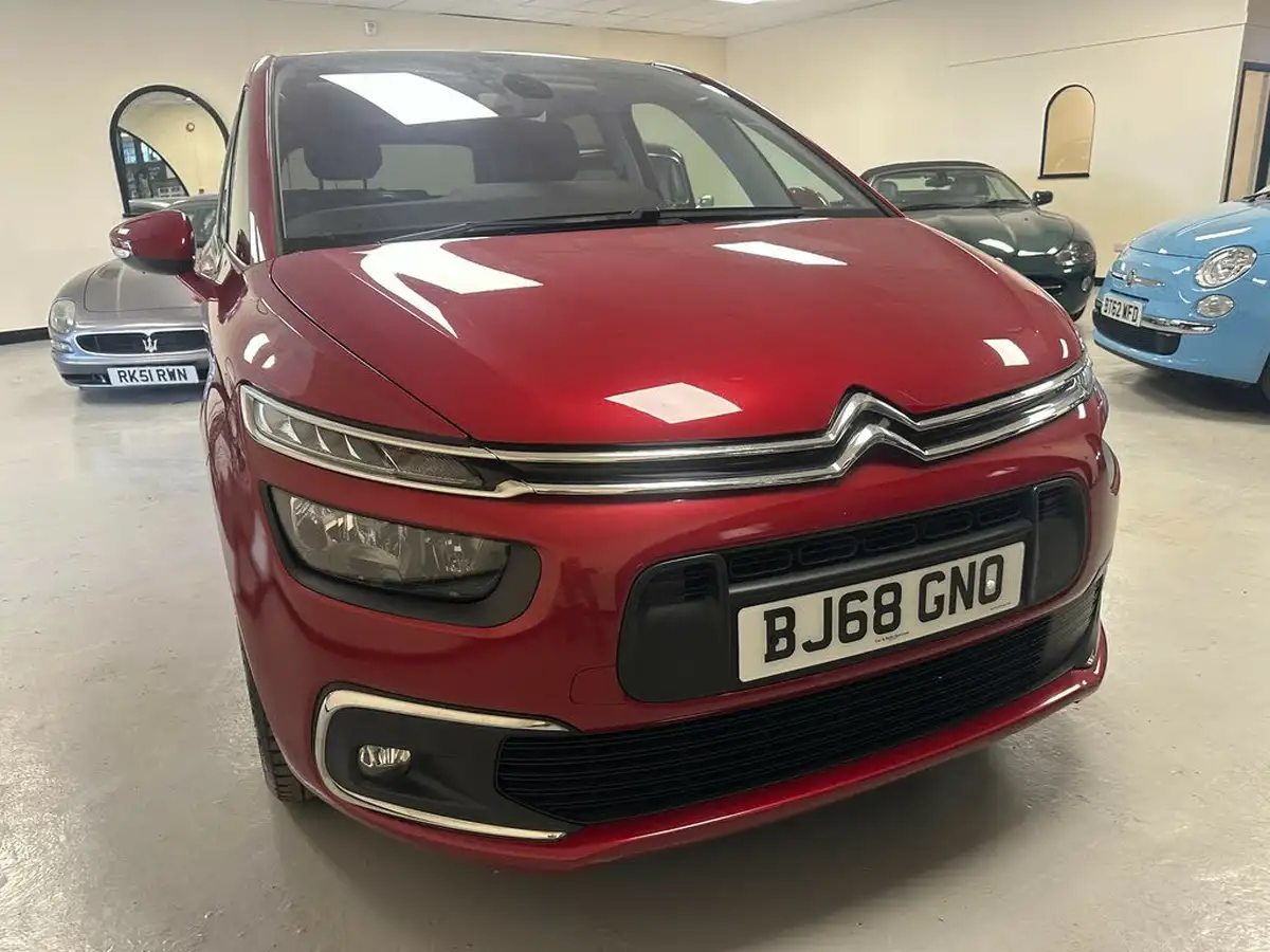 2018-citroen-c4-spacetourer-16bluehdi-feel-big-8