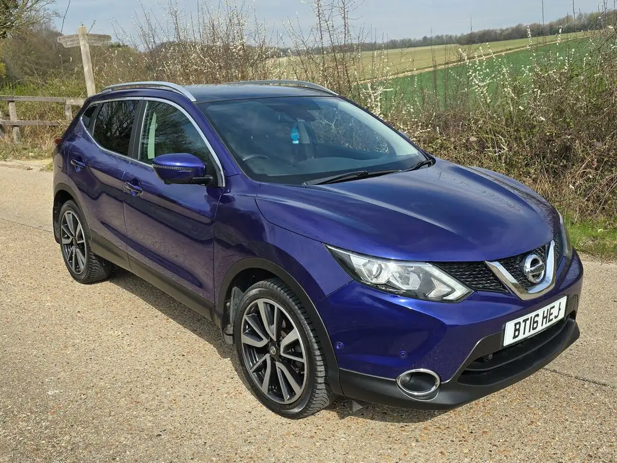 2016-nissan-qashqai-12-dig-t-tekna-big-14