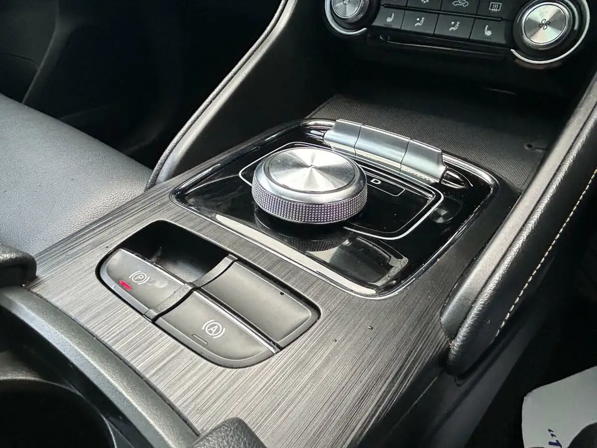 2021-mg-zs-suv-e-exclusive-ev-big-37