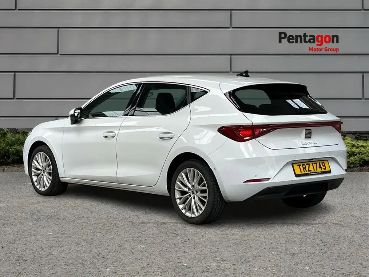 2022-seat-leon-10-etsi-evo-xcellence-hatchback-big-1