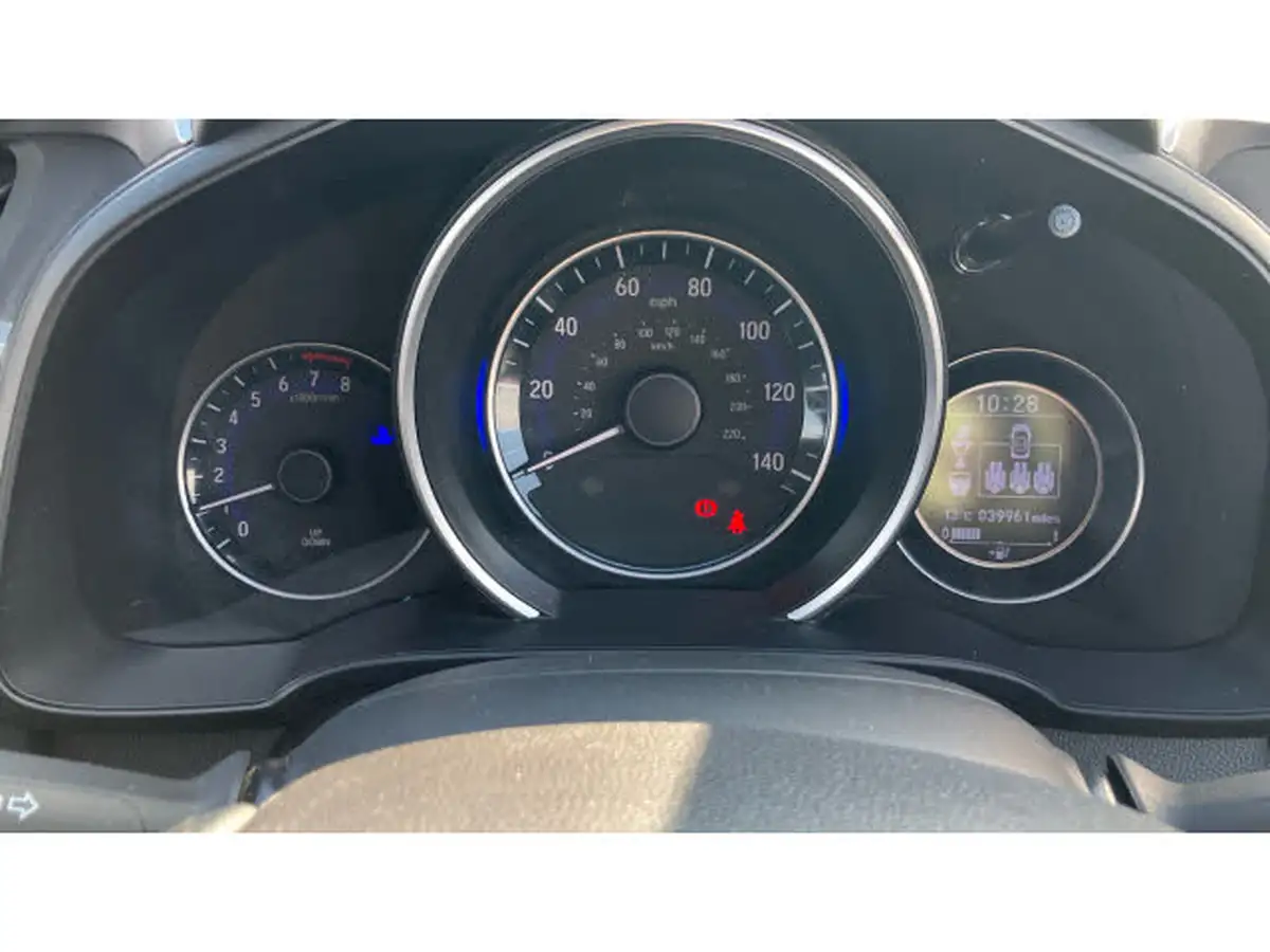 2019-honda-jazz-15-i-vtec-sport-big-10