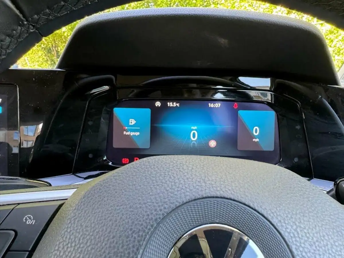 2021-volkswagen-golf-15-etsi-life-150ps-hatchback-big-19