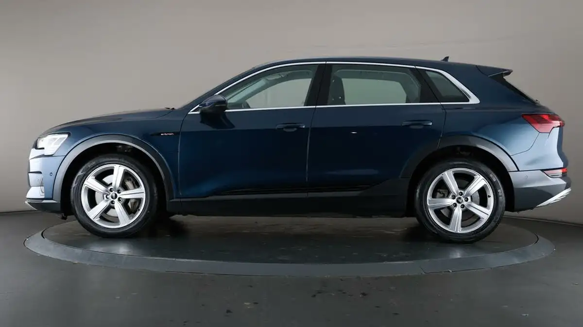 2021-audi-e-tron-50e-technik-station-wagon-big-4