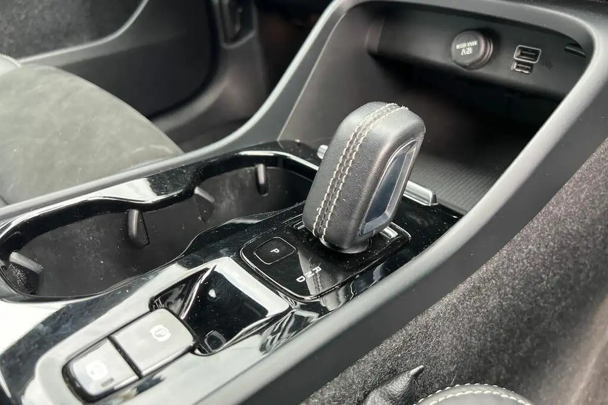 2021-volvo-xc40-15-t4-r-design-208bhp-big-12