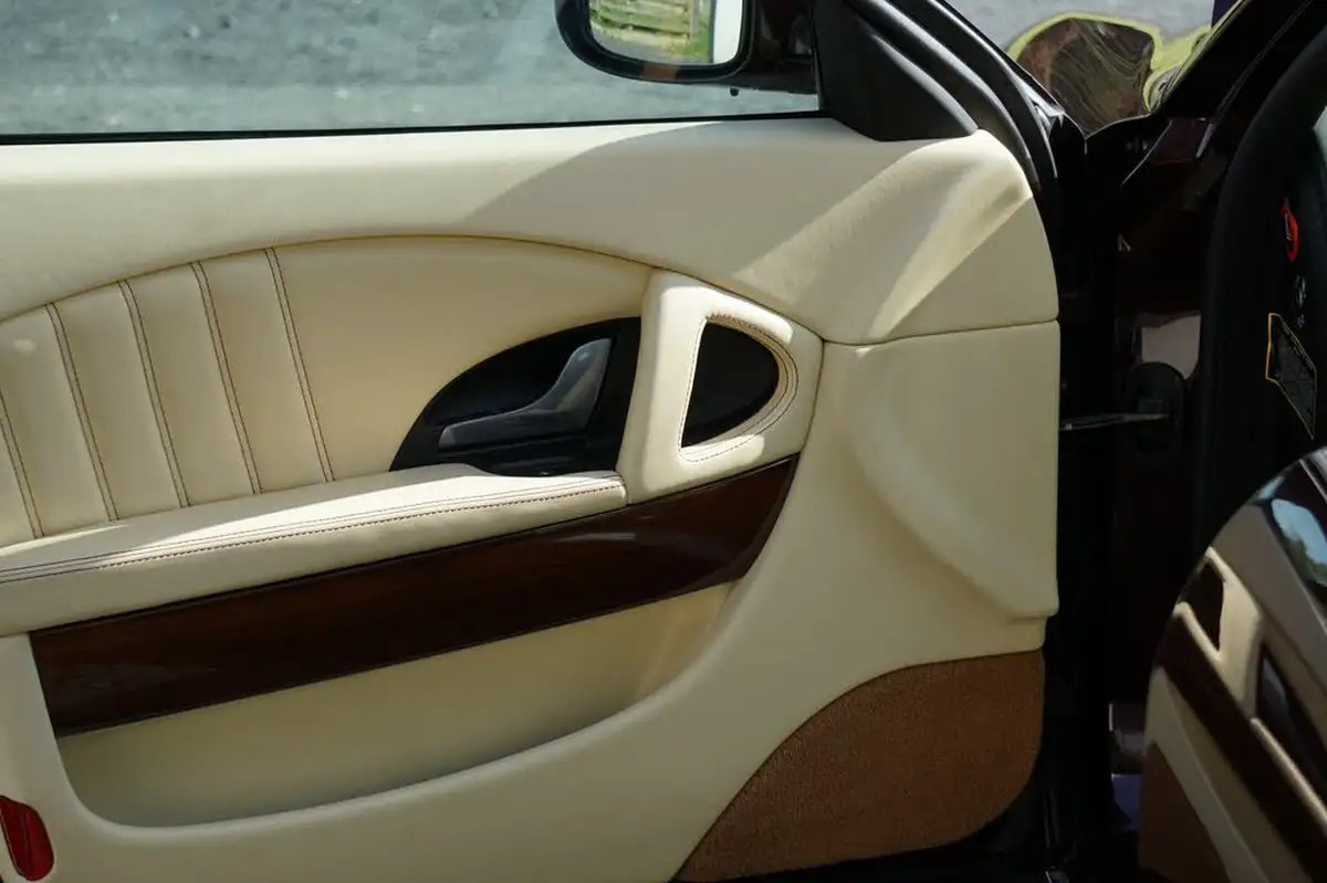 2007-maserati-quattroporte-42-auto-big-34