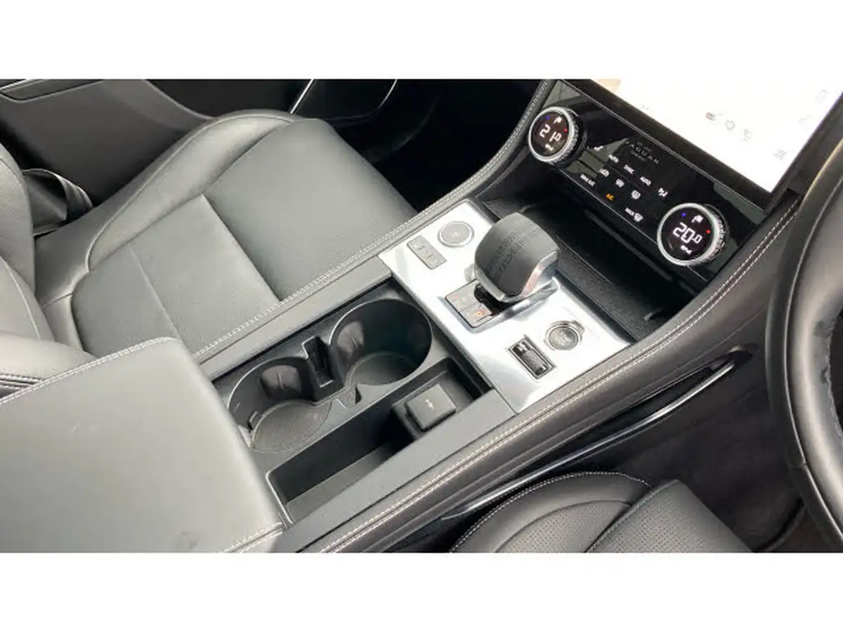 2024-jaguar-f-pace-20-d200-r-dynamic-hse-black-big-12