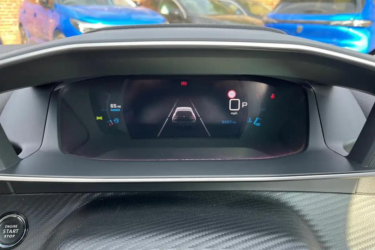 2023-peugeot-208-12-puretech-allure-premium-100ps-eat8-big-13