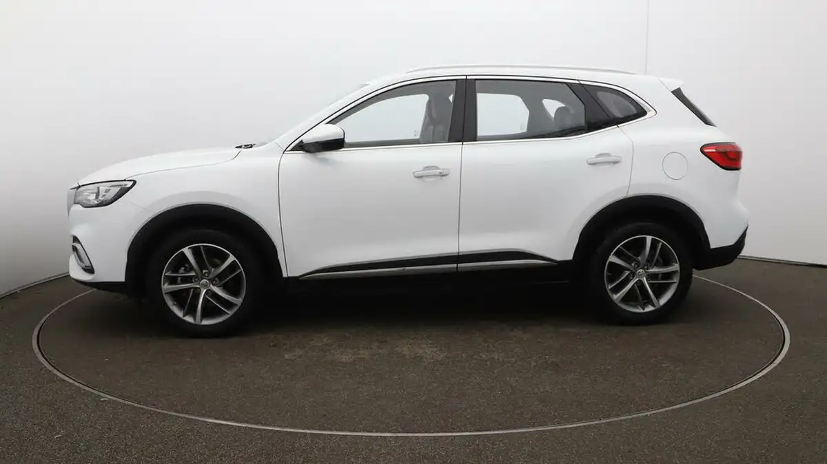 2022-mg-hs-15t-gdi-excite-162ps-big-55